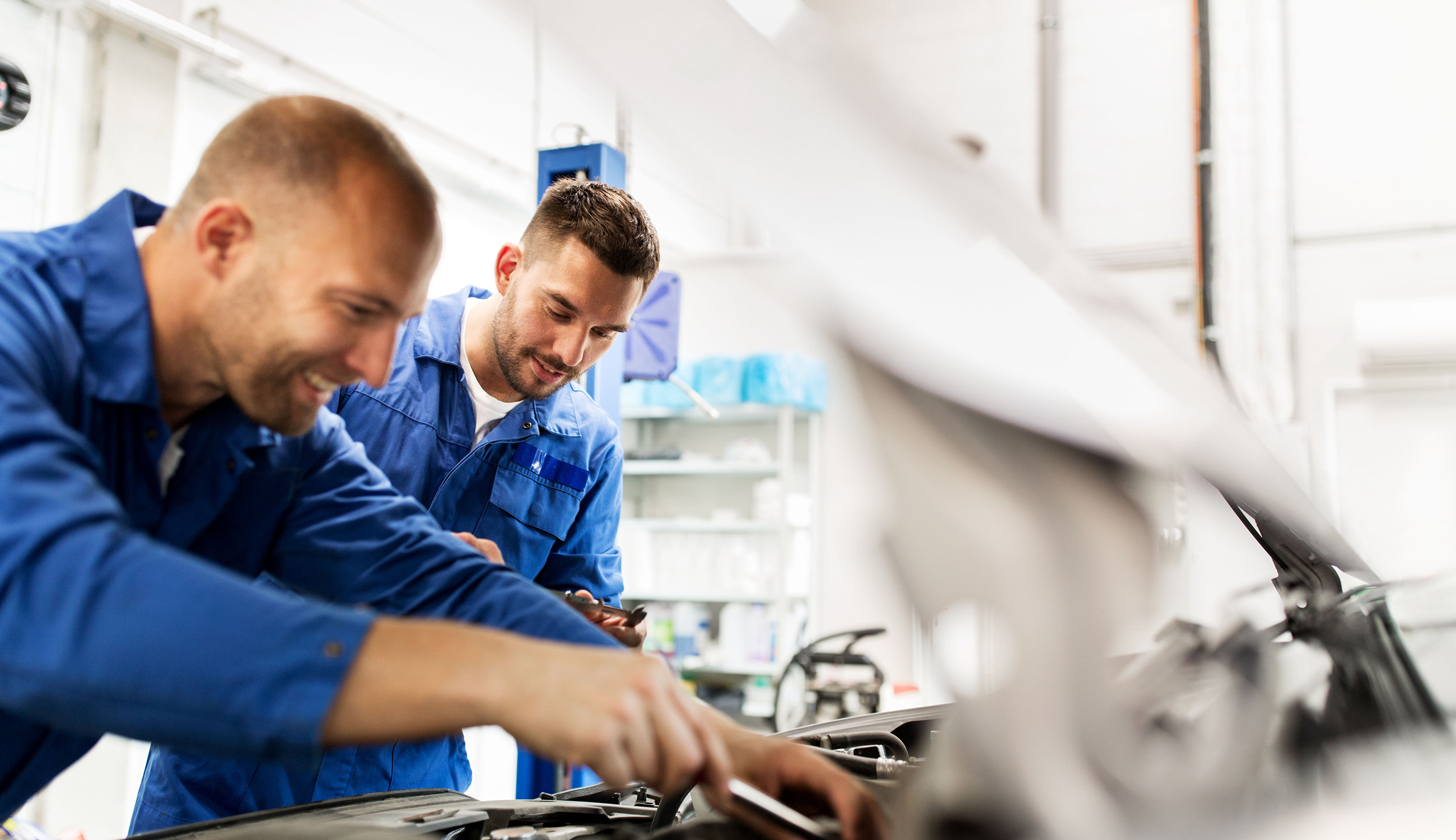 Персонал автосервиса. Форма механика автомеханика. Service pour. Service pour. Сто авто.